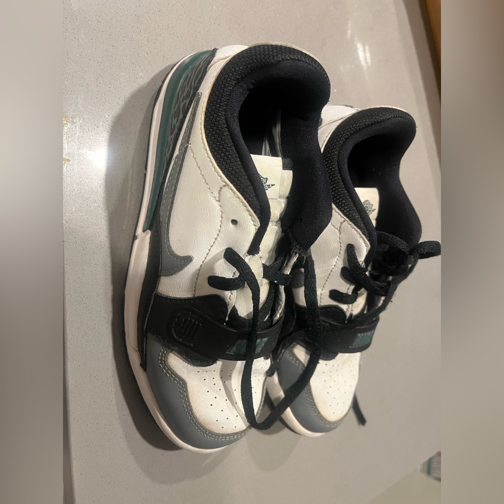 EUC Jordan Legacy 312 Low - Picture 2 of 10